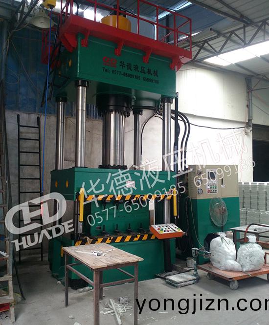 HDY71係列四柱(zhu)液壓(ya)機(ji)